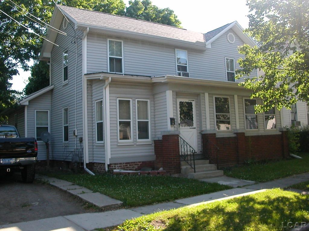 903 E Maple Street, Adrian, MI 49221