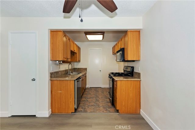 1350 Brentwood Circle B, Corona, CA 92882
