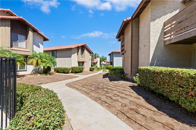 1350 Brentwood Circle B, Corona, CA 92882