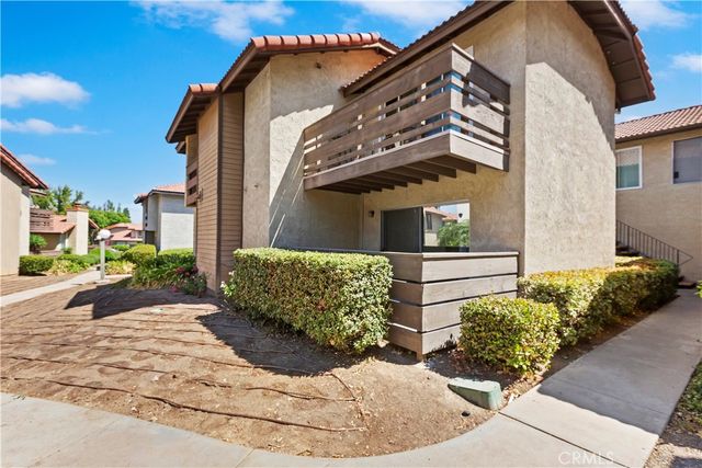 1350 Brentwood Circle B, Corona, CA 92882