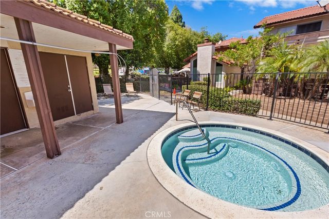 1350 Brentwood Circle B, Corona, CA 92882