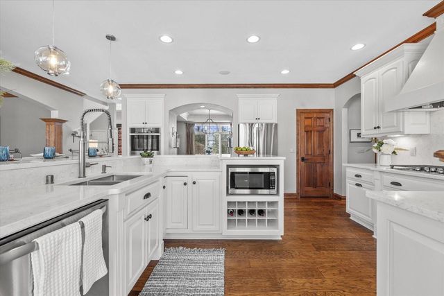 1810 E Bristlecone DRIVE, Hartland, WI 53029