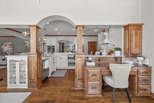 1810 E Bristlecone DRIVE, Hartland, WI 53029