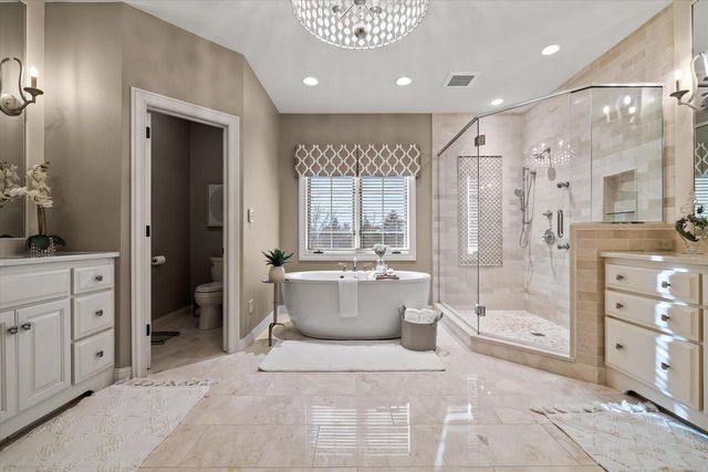 1810 E Bristlecone DRIVE, Hartland, WI 53029