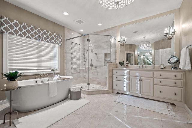 1810 E Bristlecone DRIVE, Hartland, WI 53029