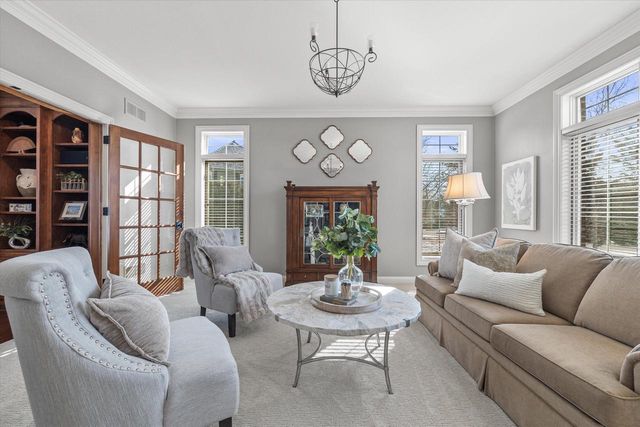 1810 E Bristlecone DRIVE, Hartland, WI 53029