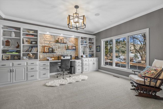 1810 E Bristlecone DRIVE, Hartland, WI 53029