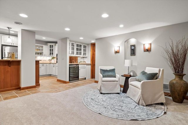 1810 E Bristlecone DRIVE, Hartland, WI 53029