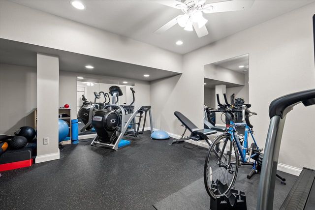 1810 E Bristlecone DRIVE, Hartland, WI 53029