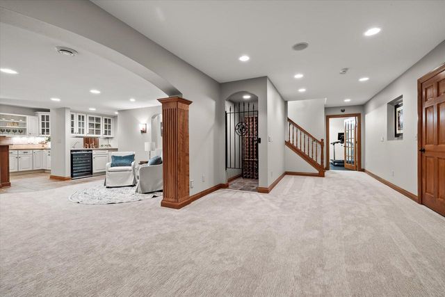 1810 E Bristlecone DRIVE, Hartland, WI 53029