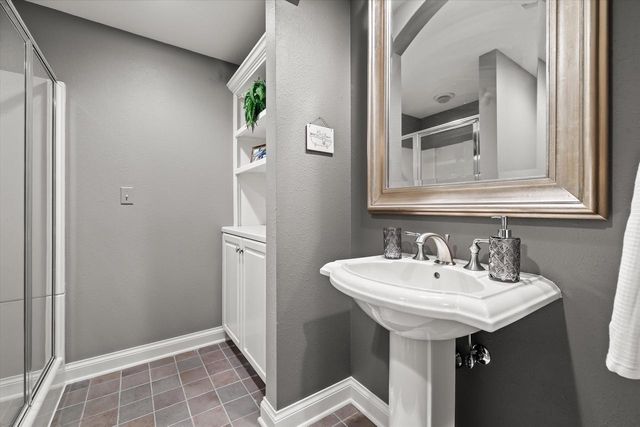 1810 E Bristlecone DRIVE, Hartland, WI 53029