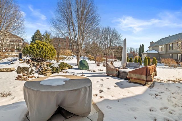 1810 E Bristlecone DRIVE, Hartland, WI 53029