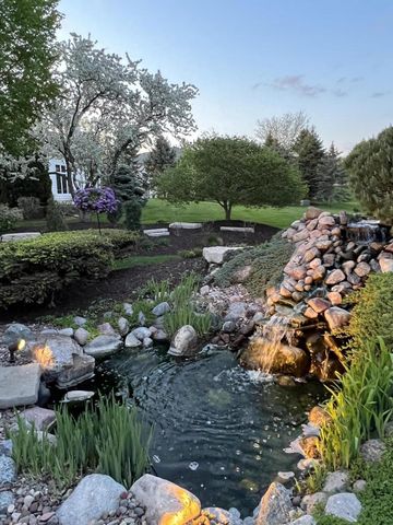 1810 E Bristlecone DRIVE, Hartland, WI 53029