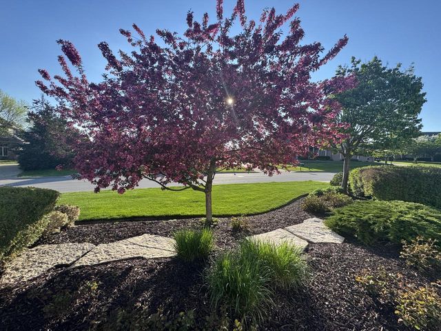 1810 E Bristlecone DRIVE, Hartland, WI 53029