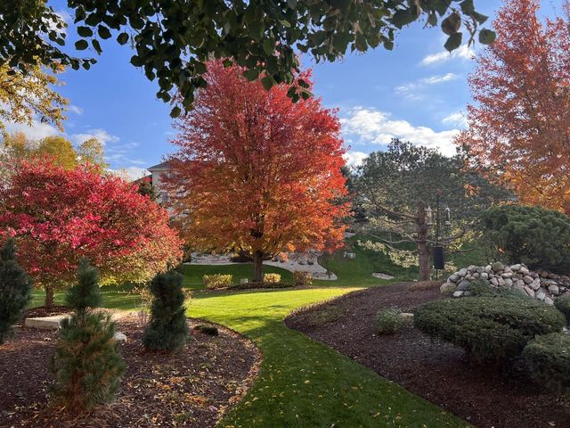 1810 E Bristlecone DRIVE, Hartland, WI 53029