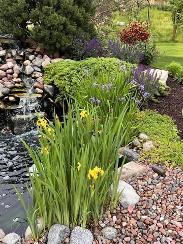 1810 E Bristlecone DRIVE, Hartland, WI 53029