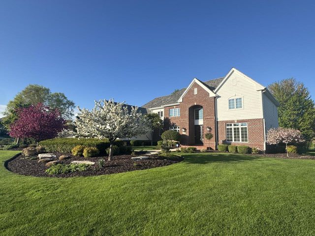 1810 E Bristlecone DRIVE, Hartland, WI 53029