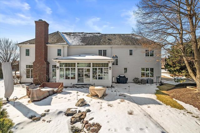 1810 E Bristlecone DRIVE, Hartland, WI 53029