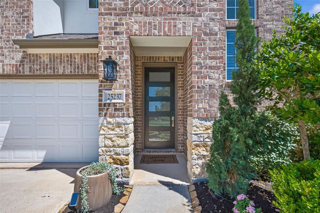 25237 Woods Acre Drive, Porter, TX 77365