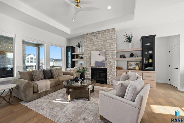 7400 E Shadow Pine Cir Circle, Sioux Falls, SD 57110