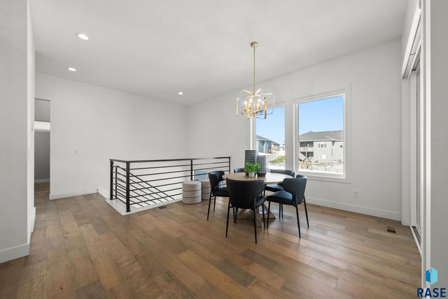 7400 E Shadow Pine Cir Circle, Sioux Falls, SD 57110