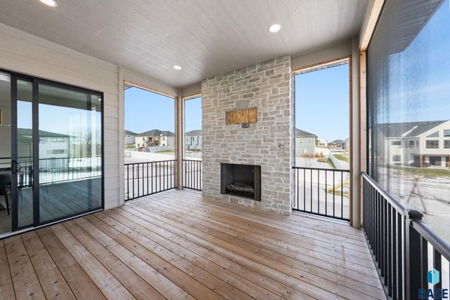 7400 E Shadow Pine Cir Circle, Sioux Falls, SD 57110