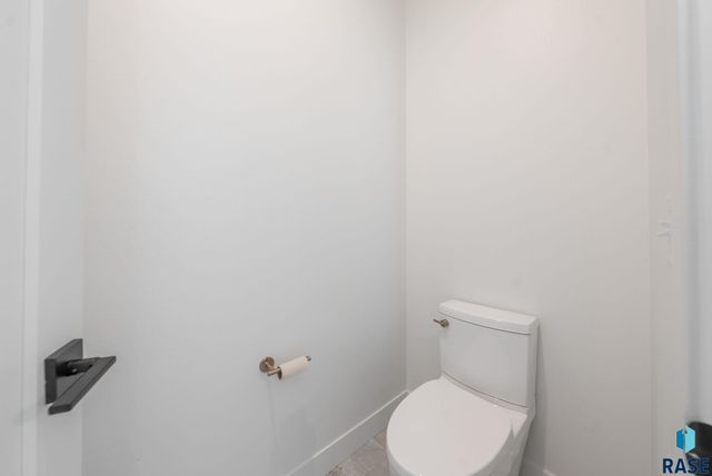 7400 E Shadow Pine Cir Circle, Sioux Falls, SD 57110