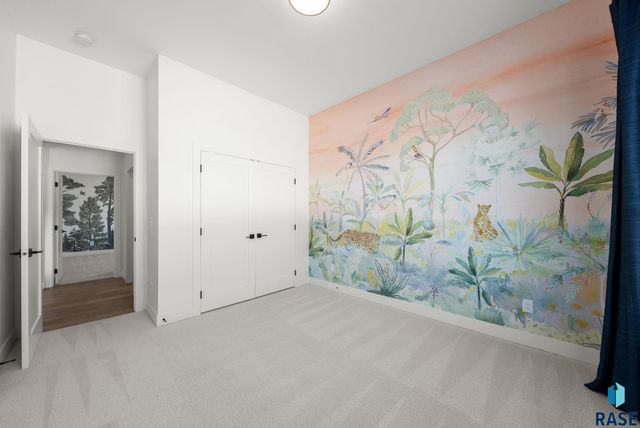 7400 E Shadow Pine Cir Circle, Sioux Falls, SD 57110