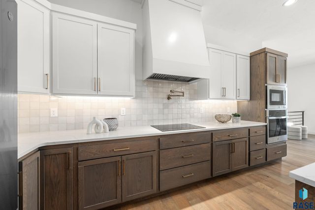 7400 E Shadow Pine Cir Circle, Sioux Falls, SD 57110