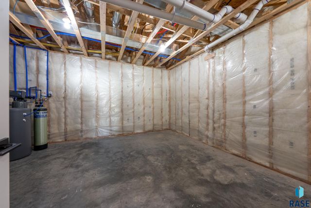 7400 E Shadow Pine Cir Circle, Sioux Falls, SD 57110