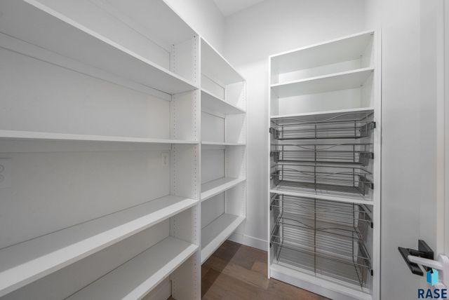 7400 E Shadow Pine Cir Circle, Sioux Falls, SD 57110