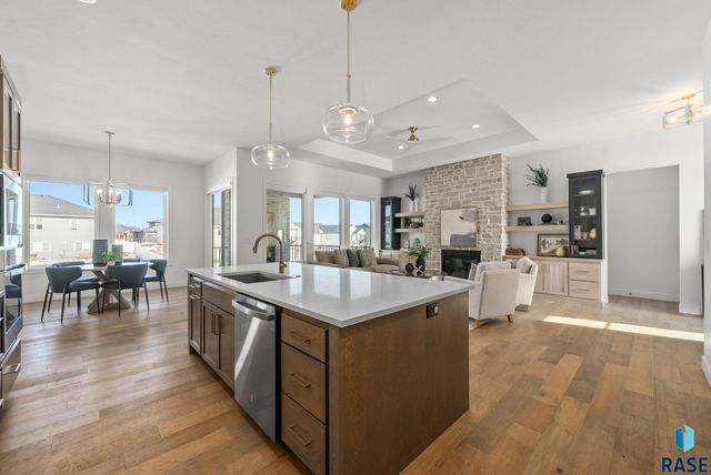 7400 E Shadow Pine Cir Circle, Sioux Falls, SD 57110