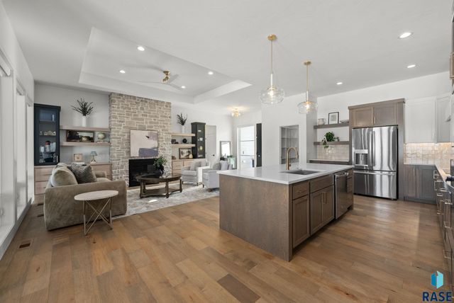 7400 E Shadow Pine Cir Circle, Sioux Falls, SD 57110