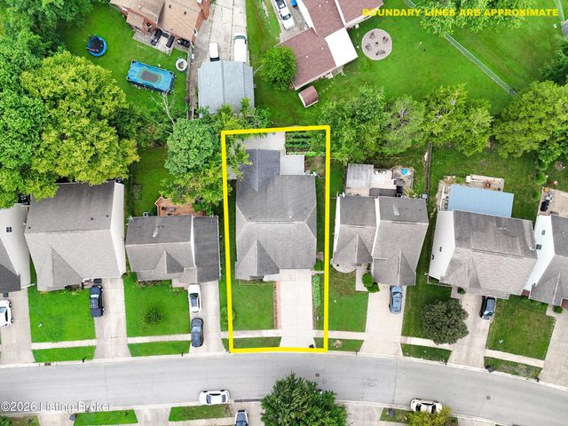 9644 River Trail Dr, Louisville, KY 40229