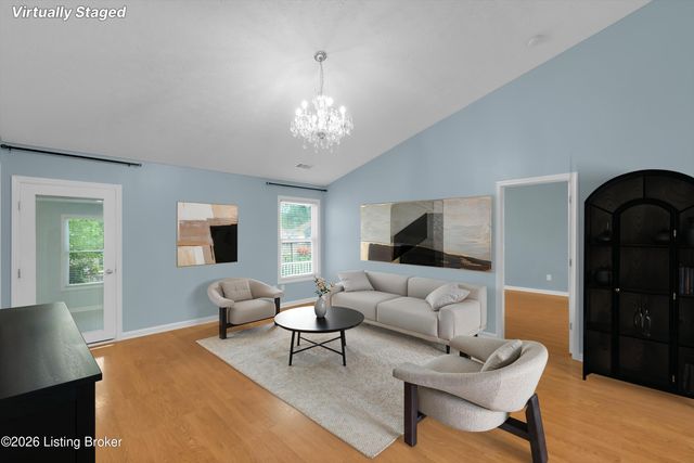 9644 River Trail Dr, Louisville, KY 40229