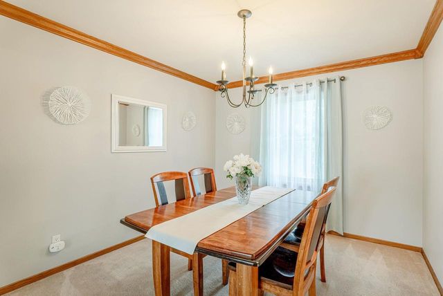 10 LAMPLIGHTER Way, Madison, WI 53714