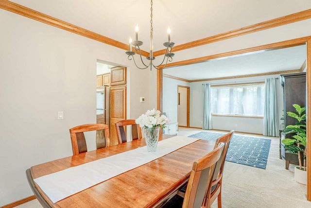 10 LAMPLIGHTER Way, Madison, WI 53714