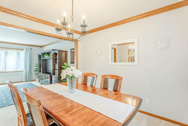 10 LAMPLIGHTER Way, Madison, WI 53714