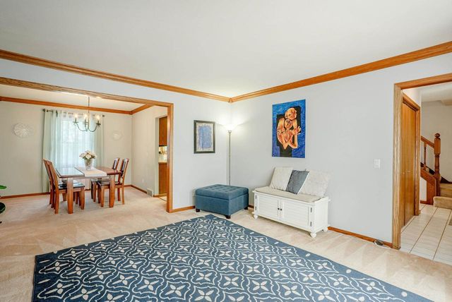 10 LAMPLIGHTER Way, Madison, WI 53714