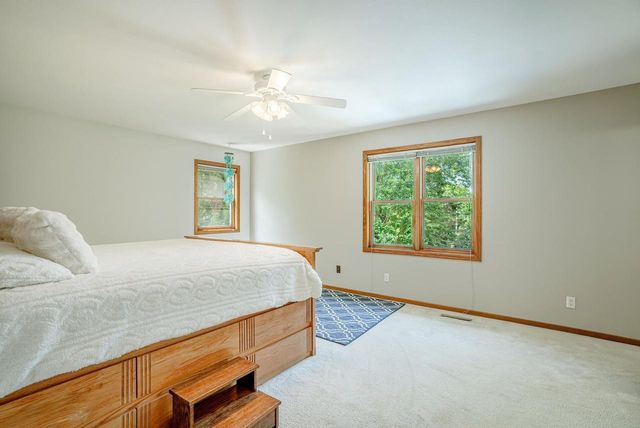 10 LAMPLIGHTER Way, Madison, WI 53714