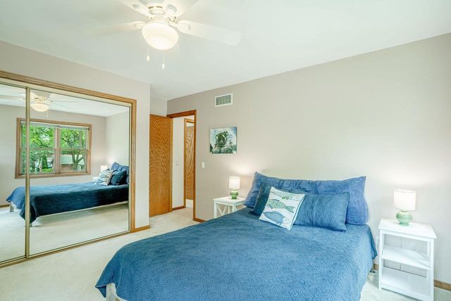 10 LAMPLIGHTER Way, Madison, WI 53714