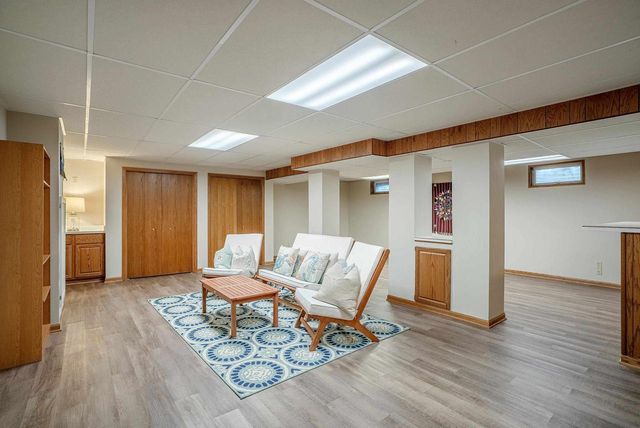 10 LAMPLIGHTER Way, Madison, WI 53714