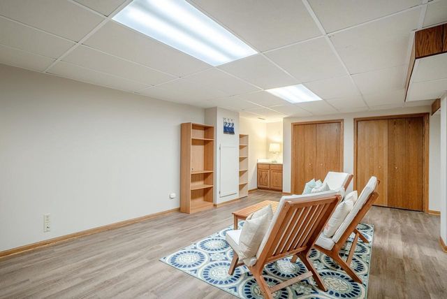 10 LAMPLIGHTER Way, Madison, WI 53714