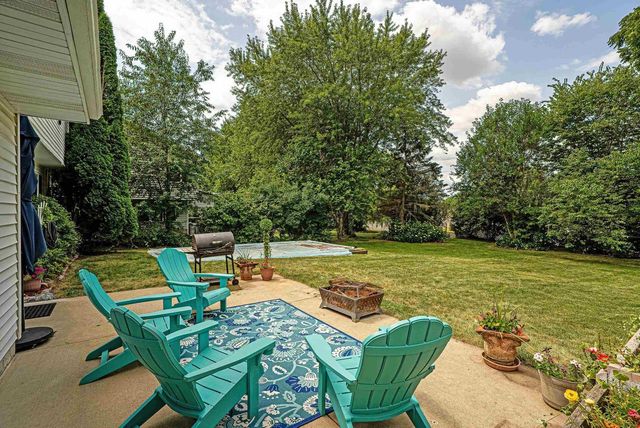 10 LAMPLIGHTER Way, Madison, WI 53714