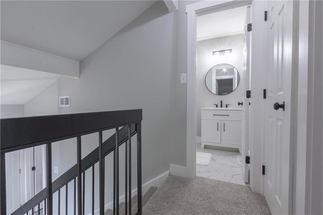 10863 Rosehill Road, Overland Park, KS 66210