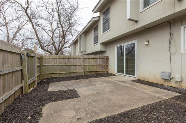 10863 Rosehill Road, Overland Park, KS 66210