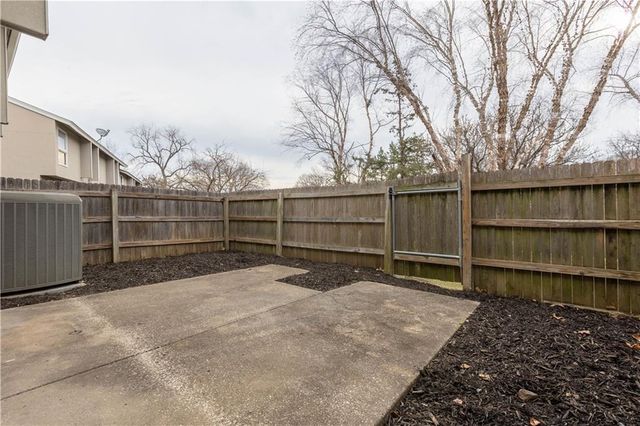 10863 Rosehill Road, Overland Park, KS 66210