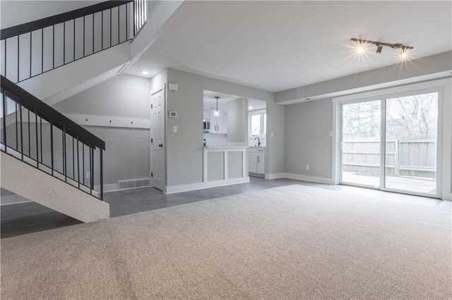 10863 Rosehill Road, Overland Park, KS 66210