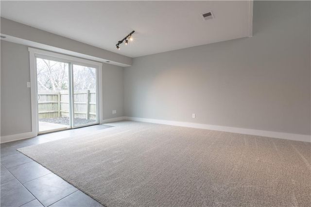 10863 Rosehill Road, Overland Park, KS 66210