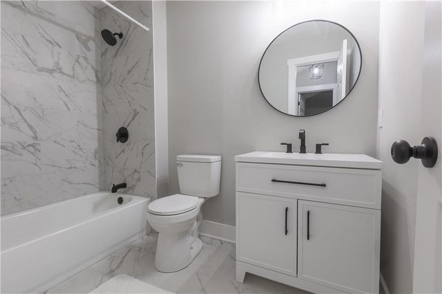 10863 Rosehill Road, Overland Park, KS 66210